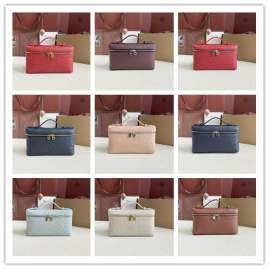 Picture of Loro Piana Handbags _SKUfw208999578fw